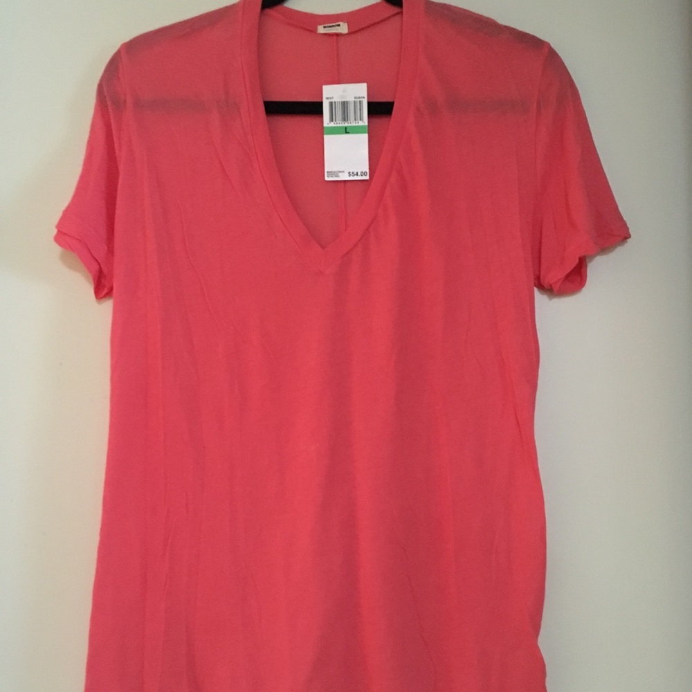 Monrow Classic V-neck Tee in Guava, sz L